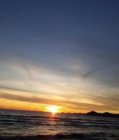 Apartamento Cerca De La Playa Apartment *